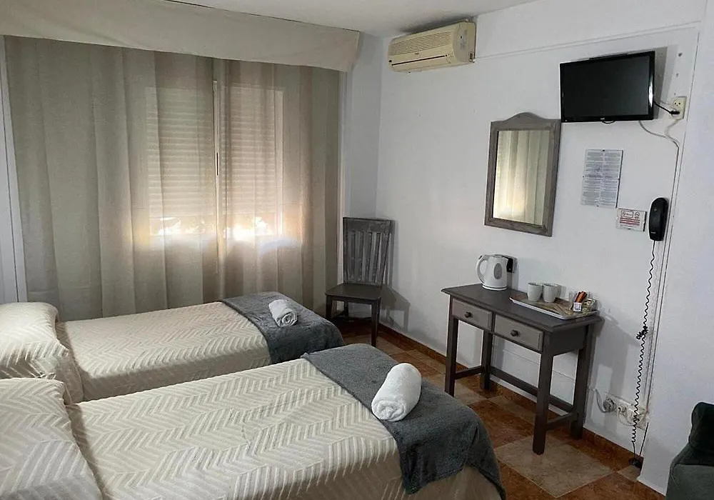 Hostal Virgen Del Rocio II-1