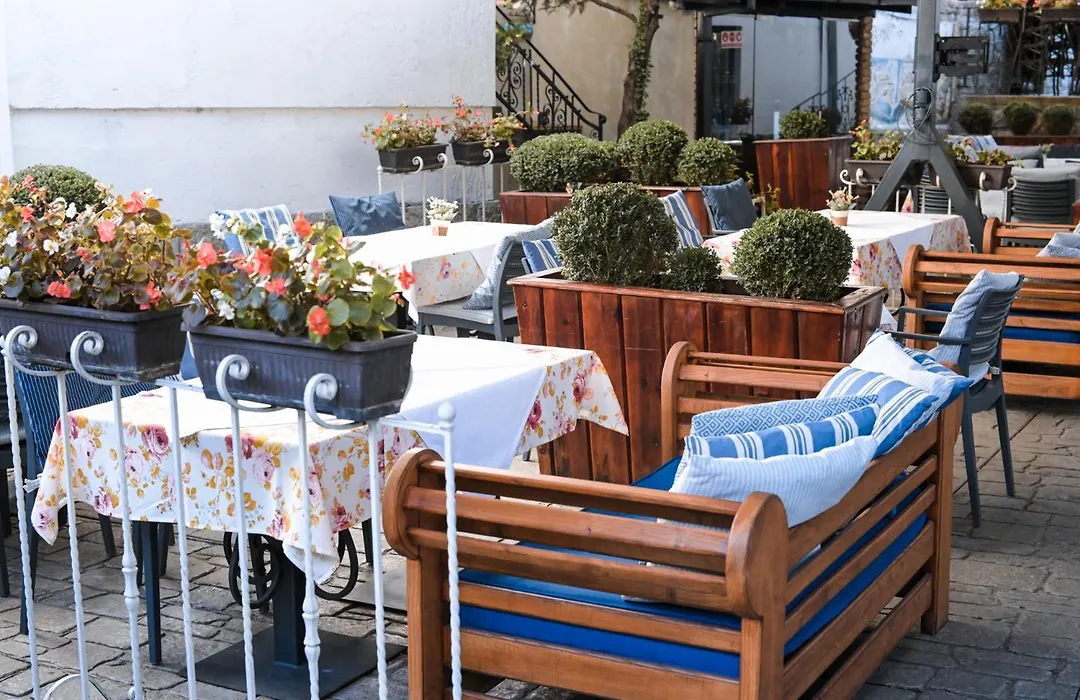 Garni Hotel Le Petit Piaf-1