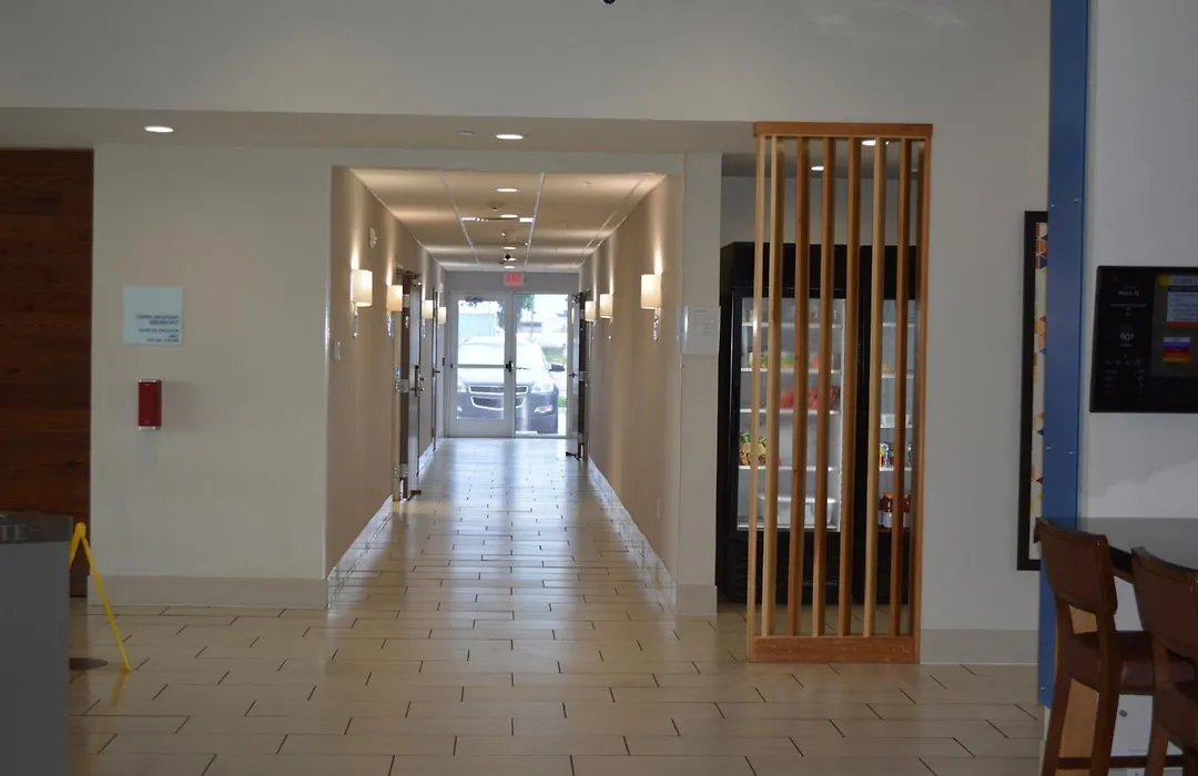 Holiday Inn Express & Suites-1
