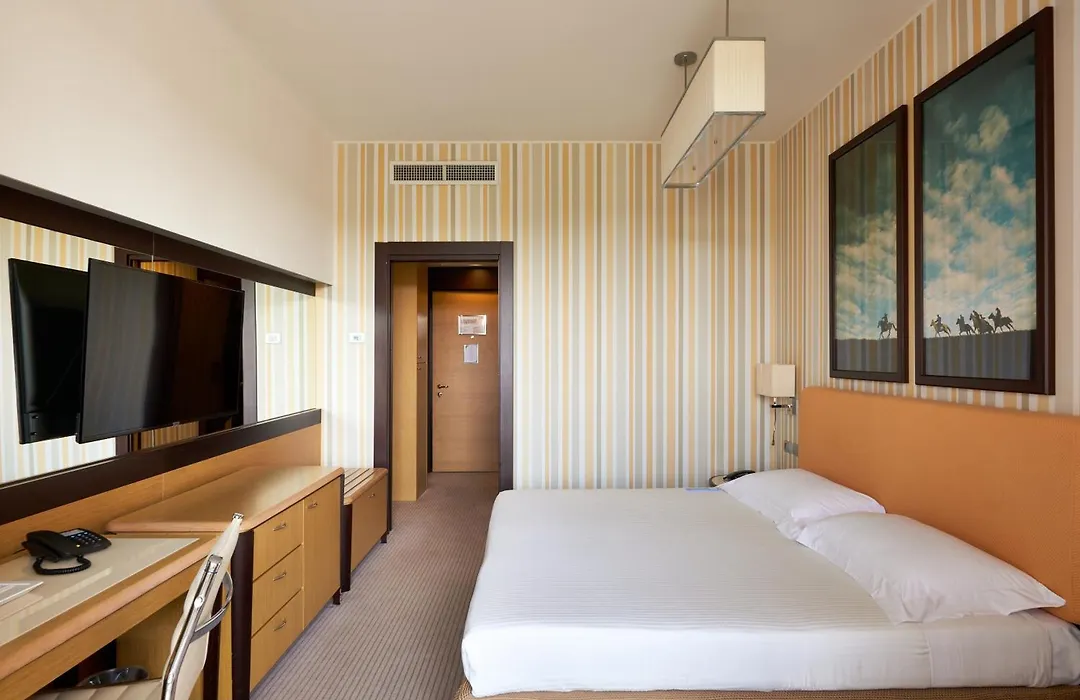 UNAHOTELS Varese-1