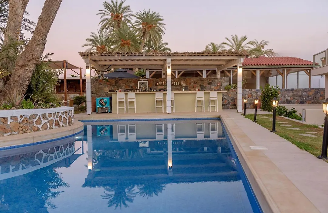 Zeus Hotels Palm Beach-1