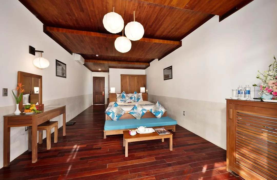 Vinh Hung Riverside Resort & Spa-1