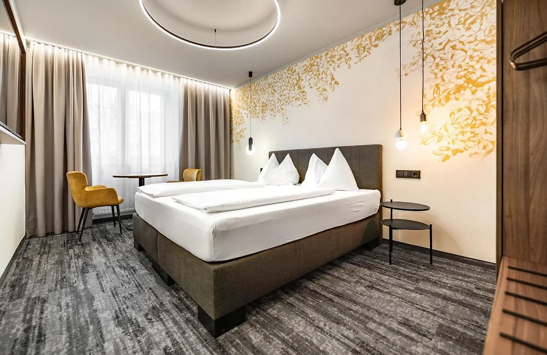 Hotel Lokomotive-1