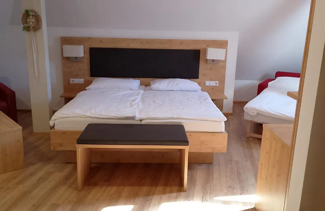 Gasthof Hotel zum Rebstock-1
