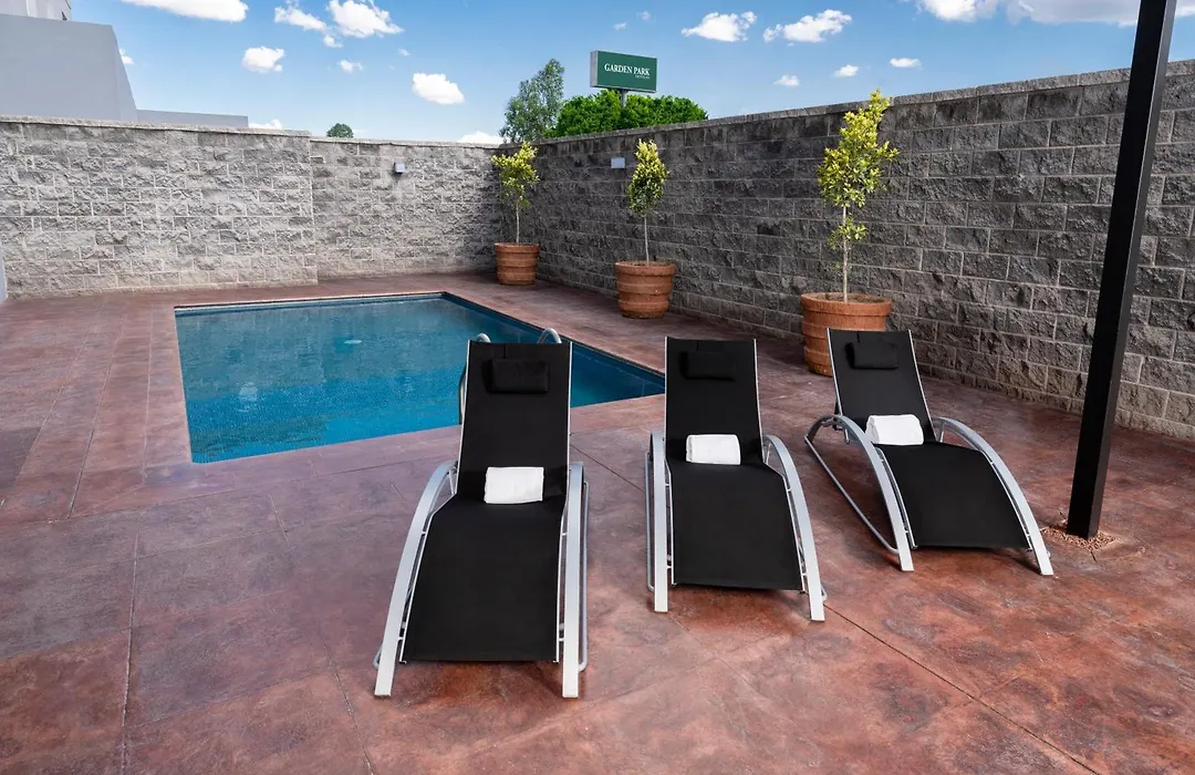 Garden Park Hotel-1