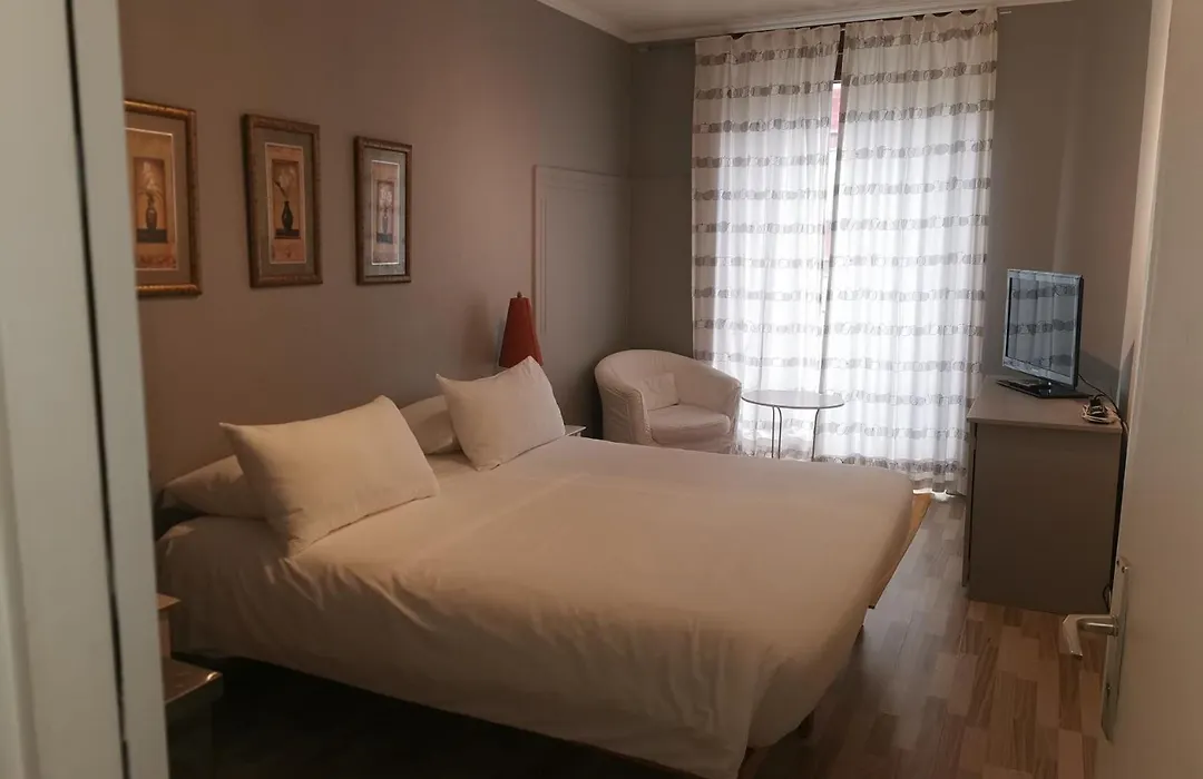 Hotel Les Arcades-1