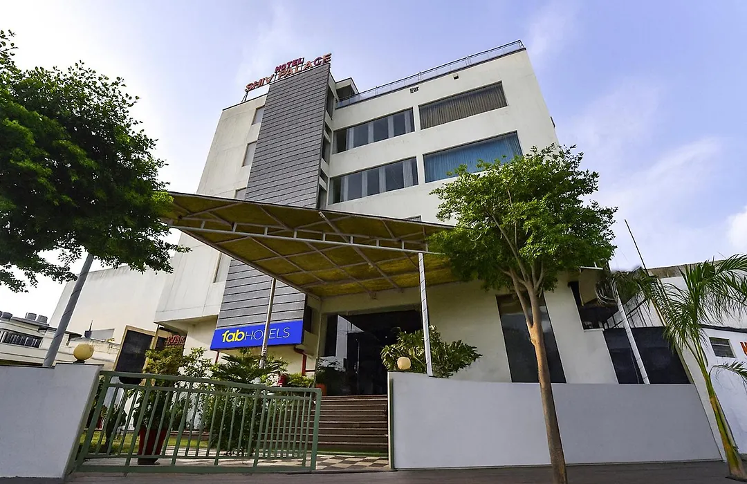 Fabhotel Shiv Palace-1