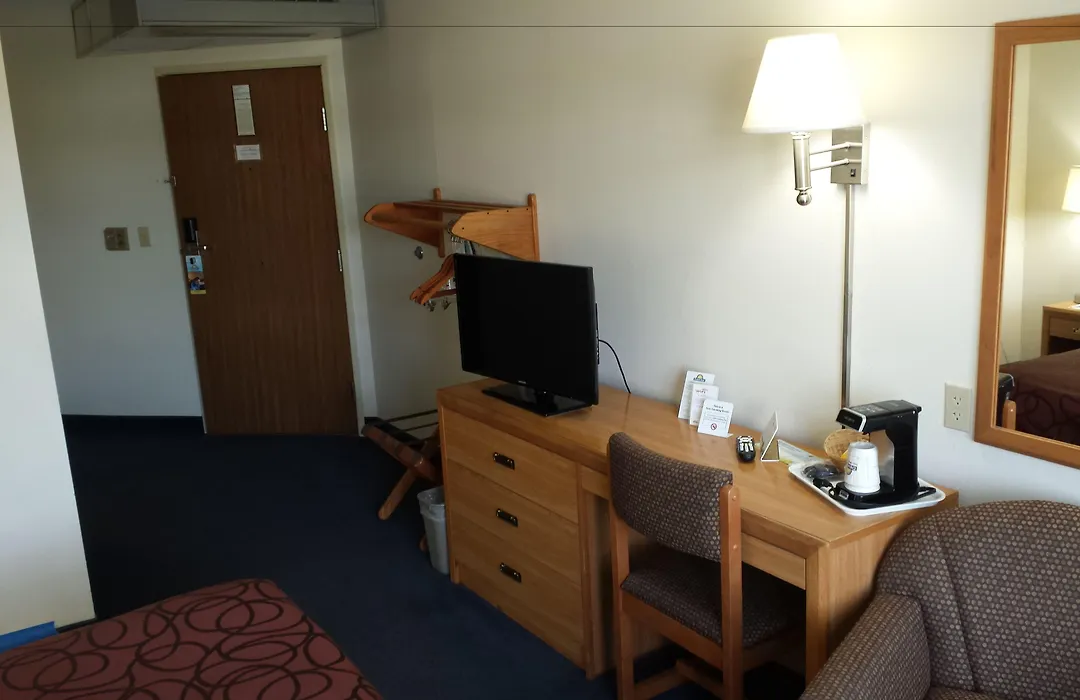 Days Inn By Wyndham Great Falls-1