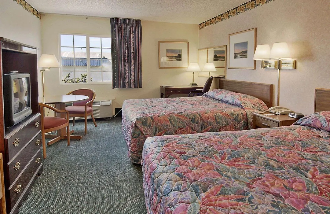 Days Inn By Wyndham Mt. Vernon-1