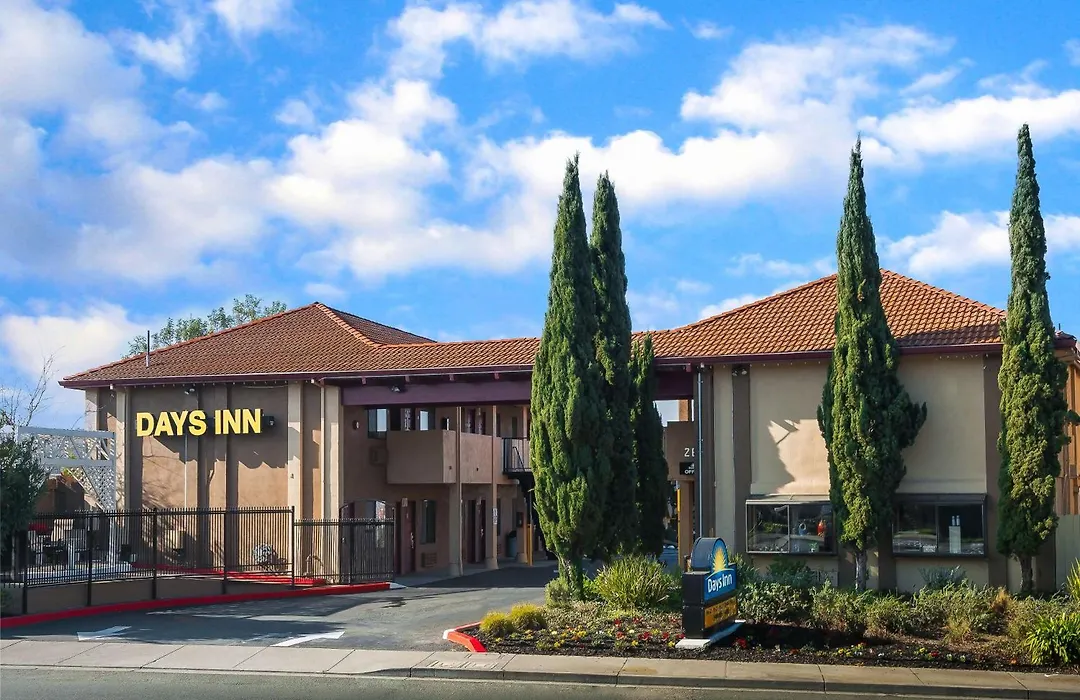 Days Inn By Wyndham Pinole Berkeley-1