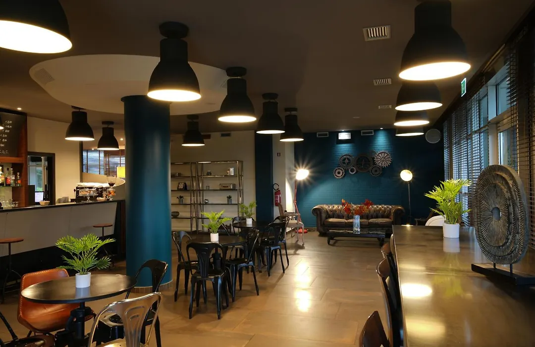 La Meridiana Bleisure Hotel-1