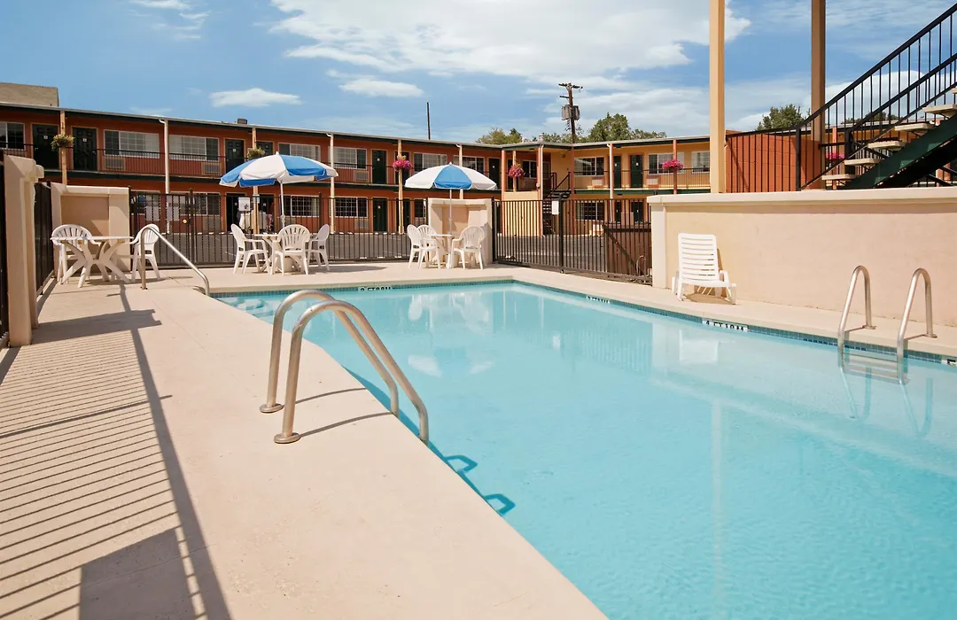 Americas Best Value Inn - Pendleton-1