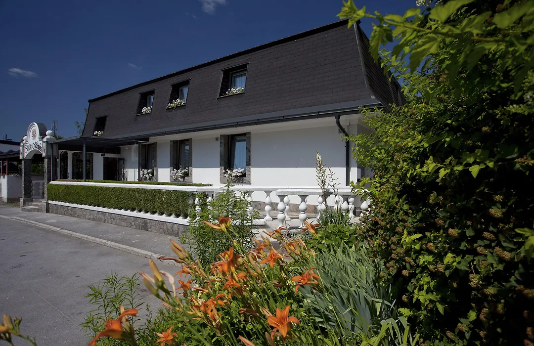 Aparthotel Vila Minka-1