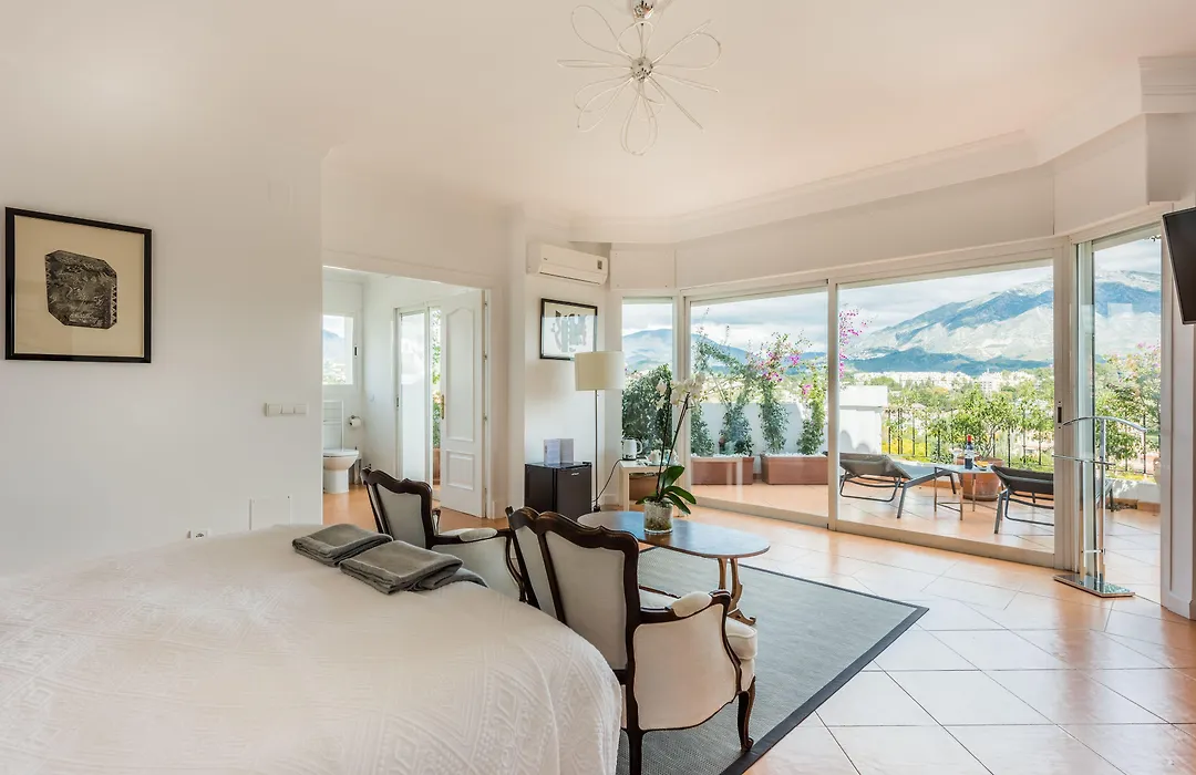 Molo 44 suites Puerto Banús-1