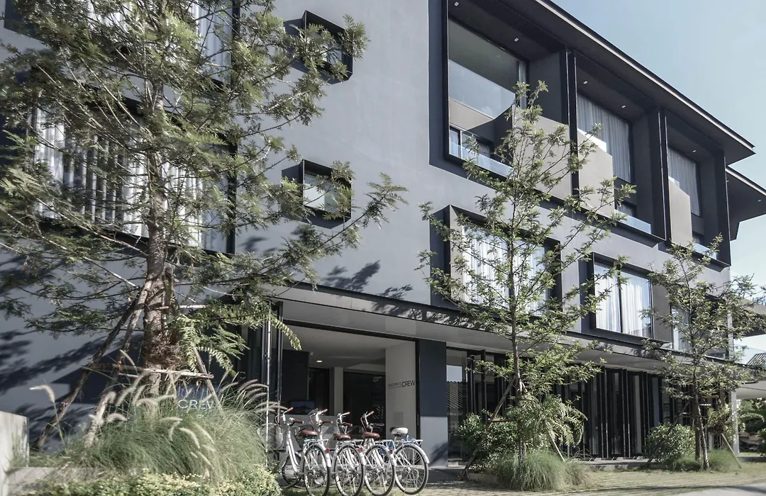 Crew Hotel-1