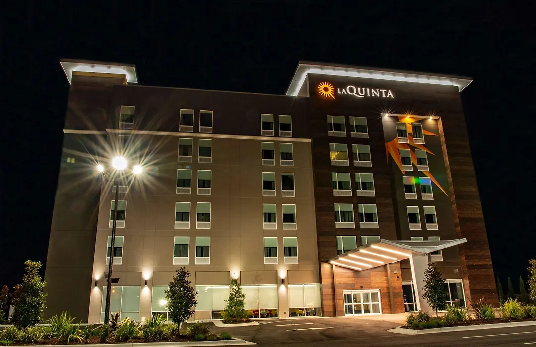 La Quinta Inn & Suites By Wyndham Lake City-1