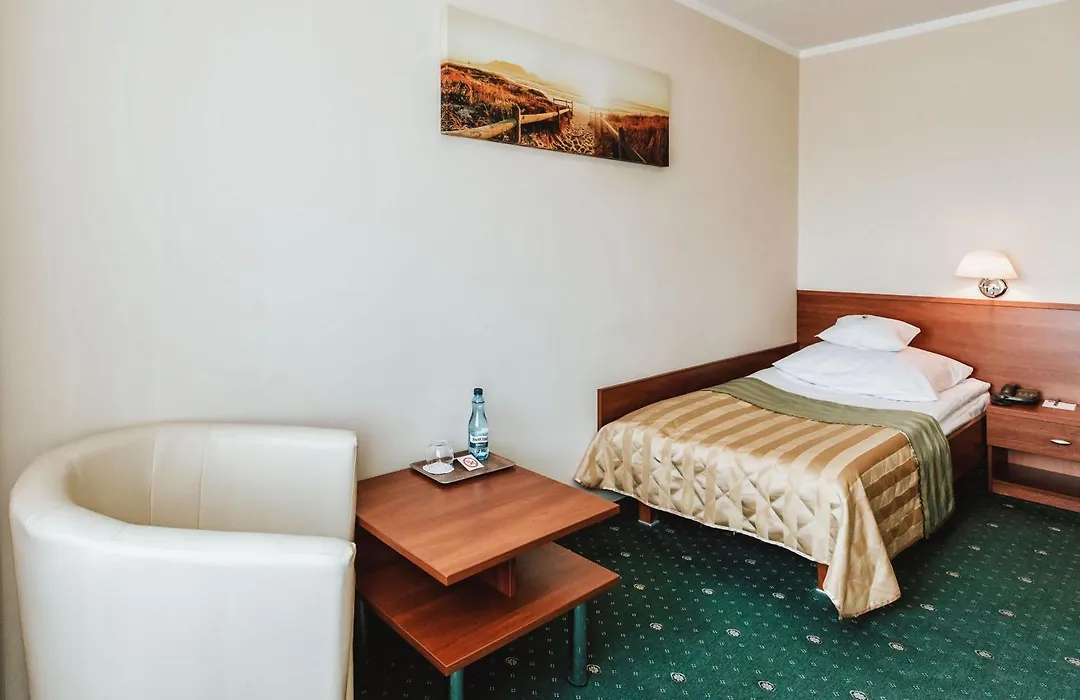 Hotel Gromada Pila-1