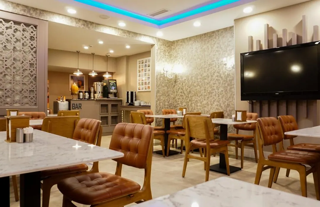 Raymond Hotel Old City-1
