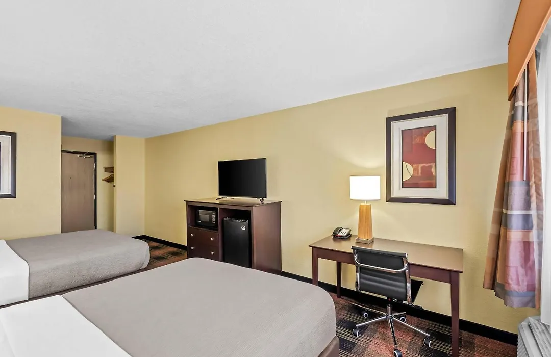 Quality Inn&Suites Des Moines Airport-1