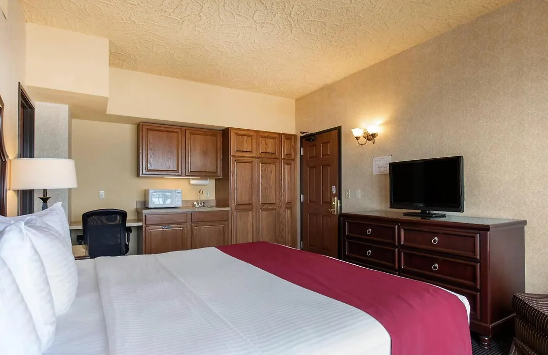 Shoreline Inn & Conference Center, An Ascend Collection Hotel-1