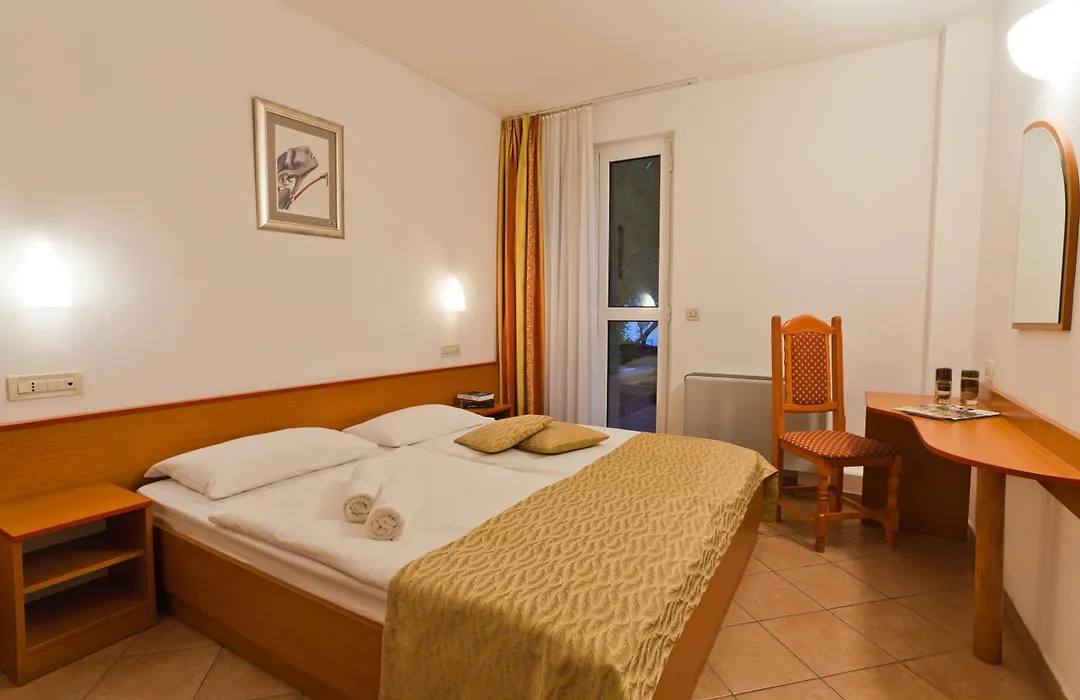 Villa Lovorka - Hotel Resort Drazica-1