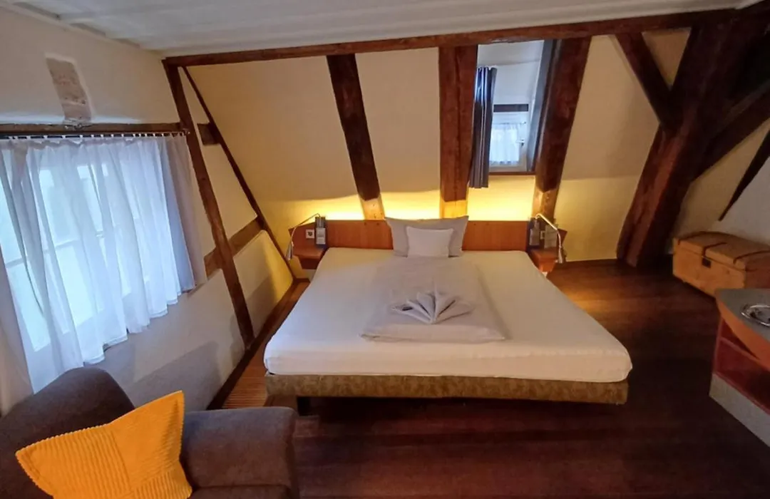 Hotel Schiefes Haus-1