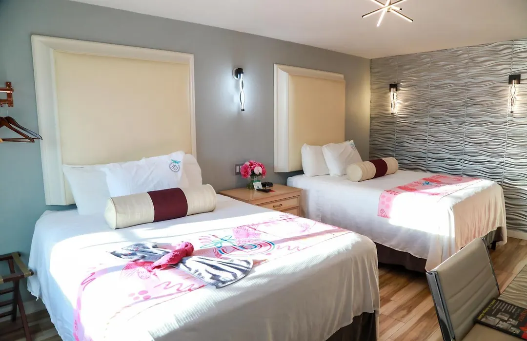 Dragonfly Inn & Suites-1
