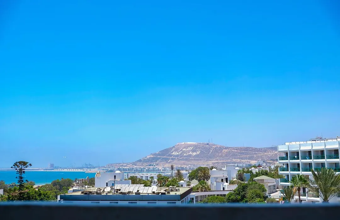 Hamilton Agadir-1