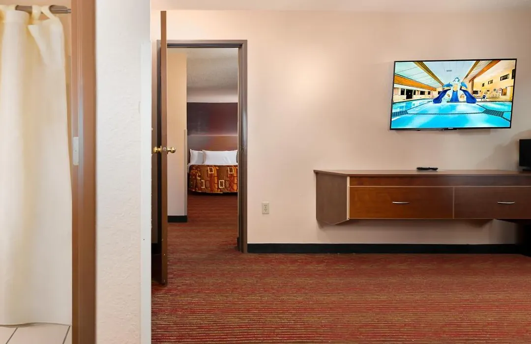 Grand Marquis Waterpark Hotel & Suites-1