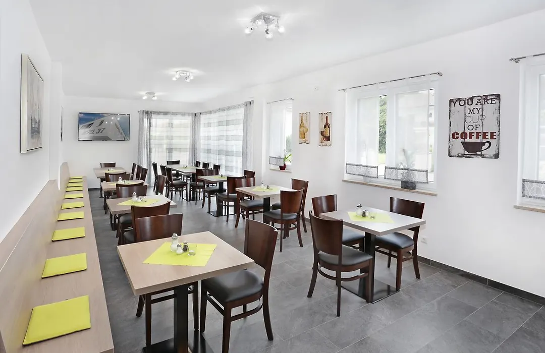 Hotel 37-1