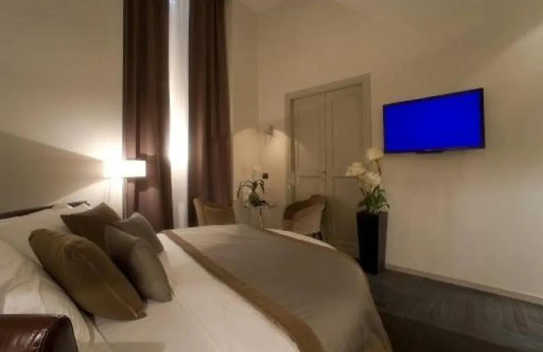Piazza Del Gesu' Luxury Suites-1