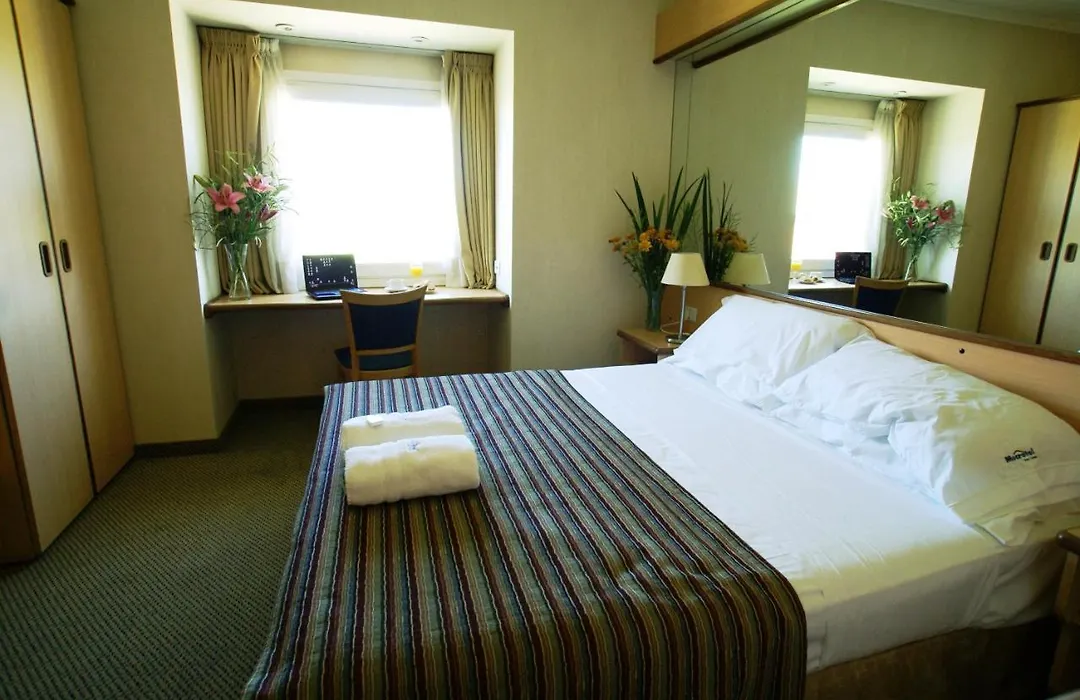 Hotel Aeroparque Inn & Suites-1