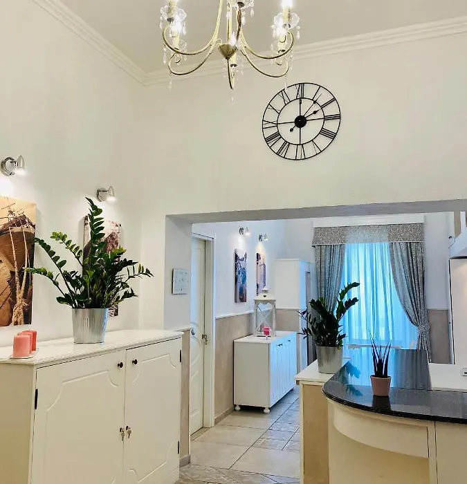 Domus Valadier B&B Guesthouse-1