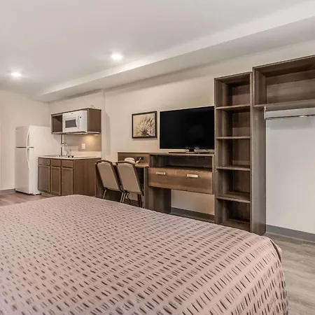 Woodspring Suites Doral Miami Airport-2