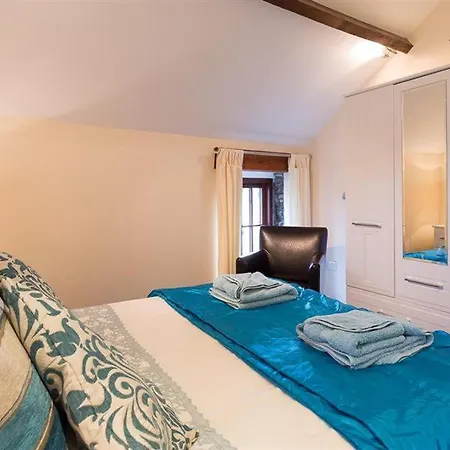 Nest Barn-2
