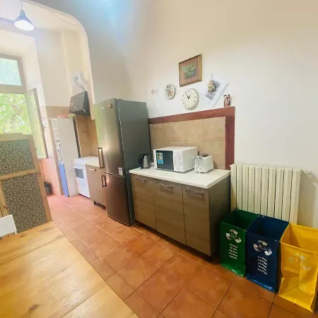 Roma Rock Rooms Guest House-3