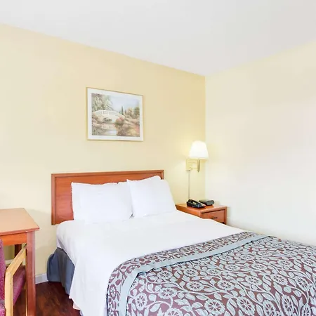 Days Inn By Wyndham Athens-3
