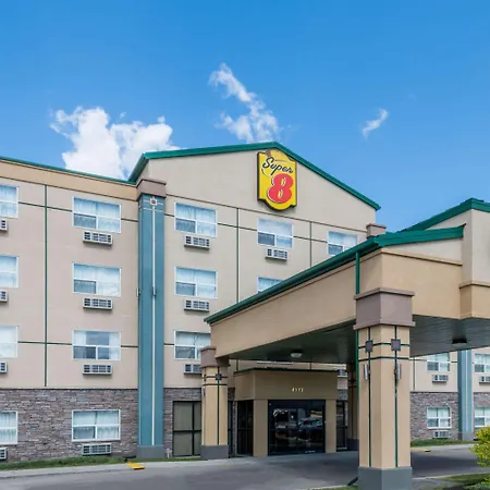 Super 8 By Wyndham Red Deer City Centre-3