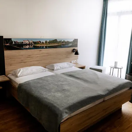 Hotel am Fluss-3