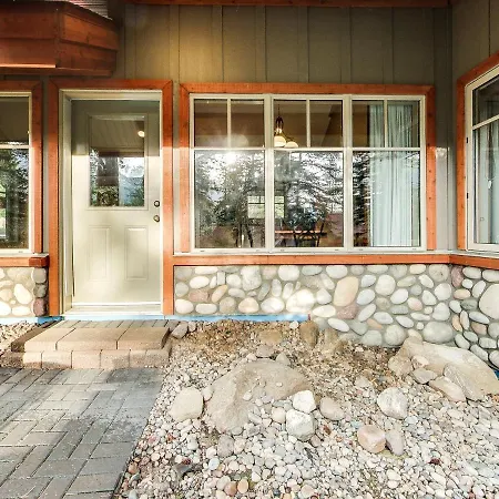 Patricia Lake Bungalows-3