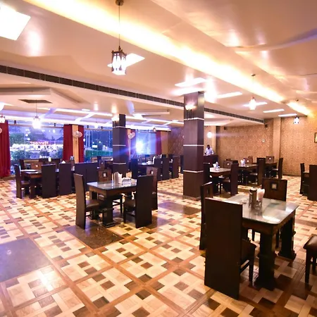 Hotel Trimurti By Carlton Suites-2