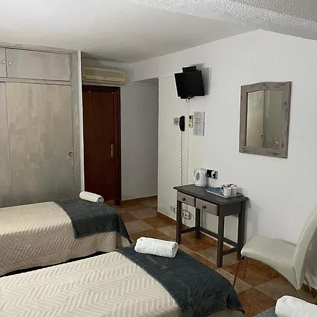 Hostal Virgen Del Rocio II-3