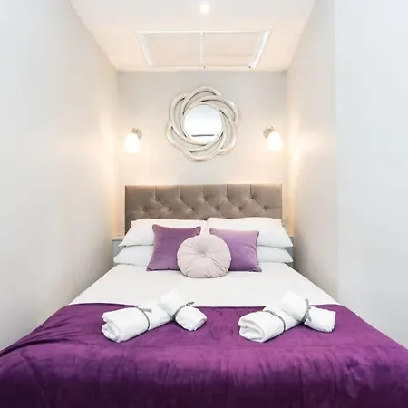 Central Location 2 Bedroom 2 Bathroom Fast Wifi-3