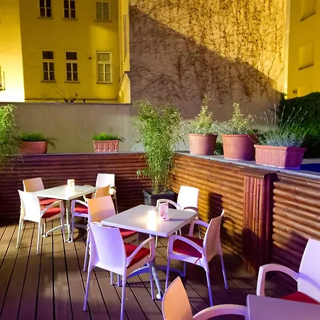 Hotel Boltzmann-3