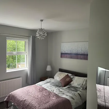 Five Oaks Bed & Breakfast With Free Parking, Tranquil Setting-2