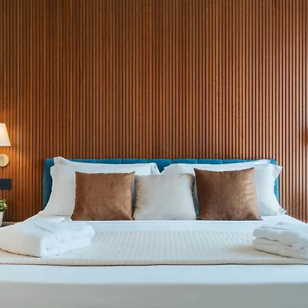 Universal Hotel & Homes-2