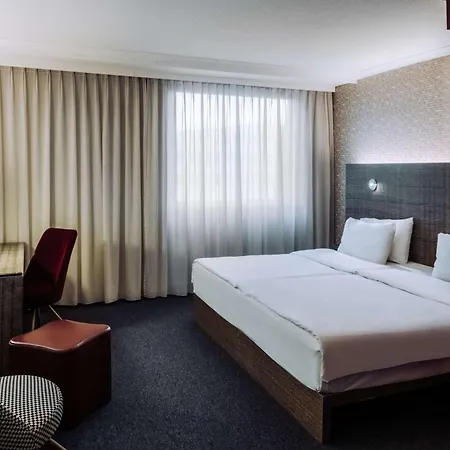 Pentahotel Reading-3