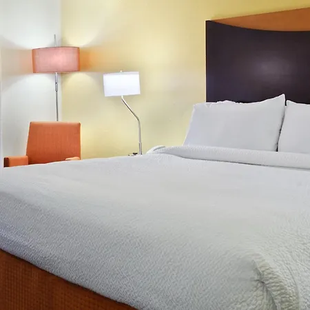 Fairfield Inn & Suites Charlotte Arrowood-3