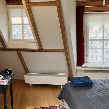 Canal View B&B Amsterdam-2