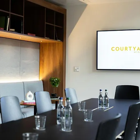 Courtyard By Marriott Glasgow Sec-3